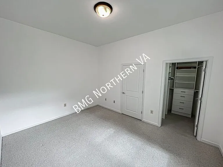 309 Holland Ln #105 — Photo 19
