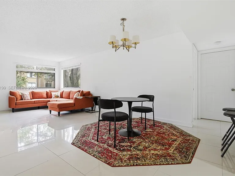 183 Lakeview Dr #102 — Photo 4
