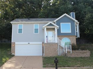 1511 Glenn Brooke Woods Cir, Ballwin, MO 63021