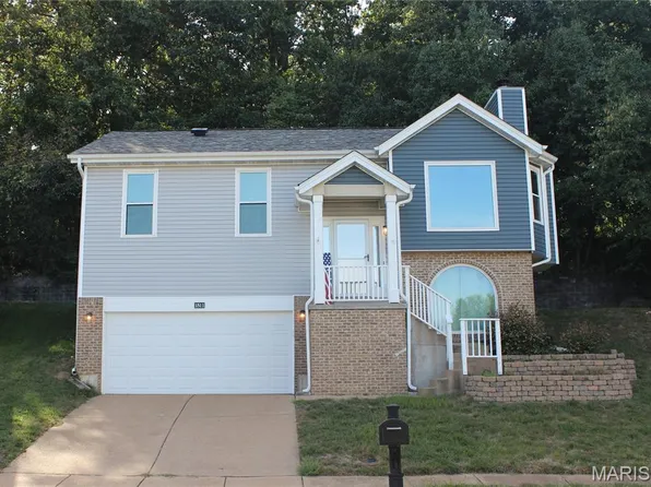 1511 Glenn Brooke Woods Cir, Ballwin, MO 63021
