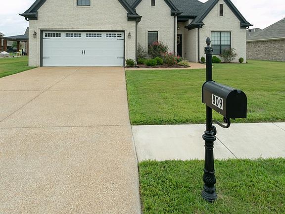 3rd image of 809 Saint Johns Blvd