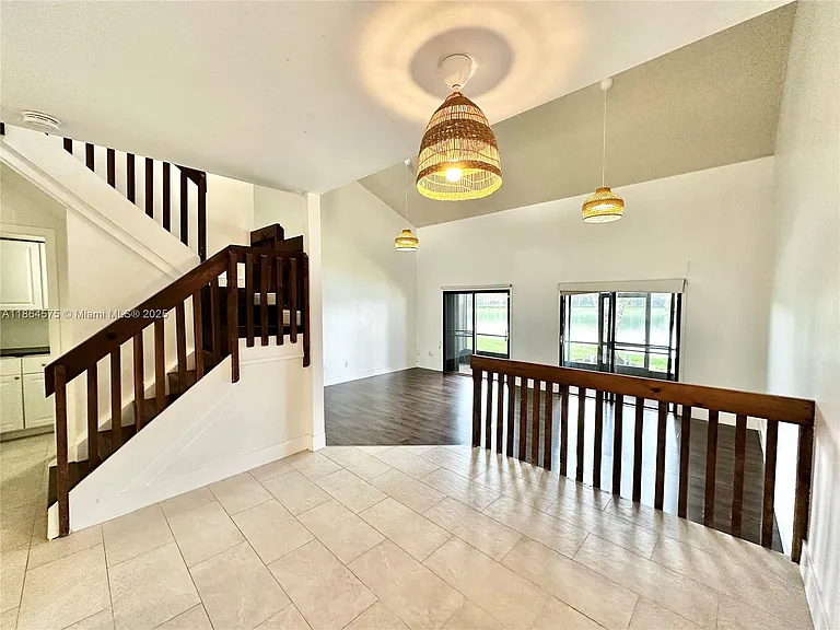 4245 S Pine Island Rd — Photo 6