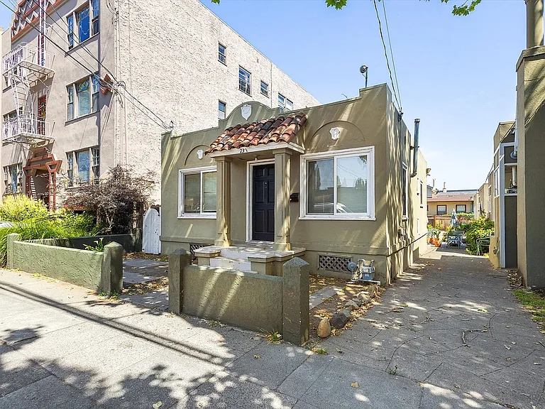 731 Central Ave — Photo 2