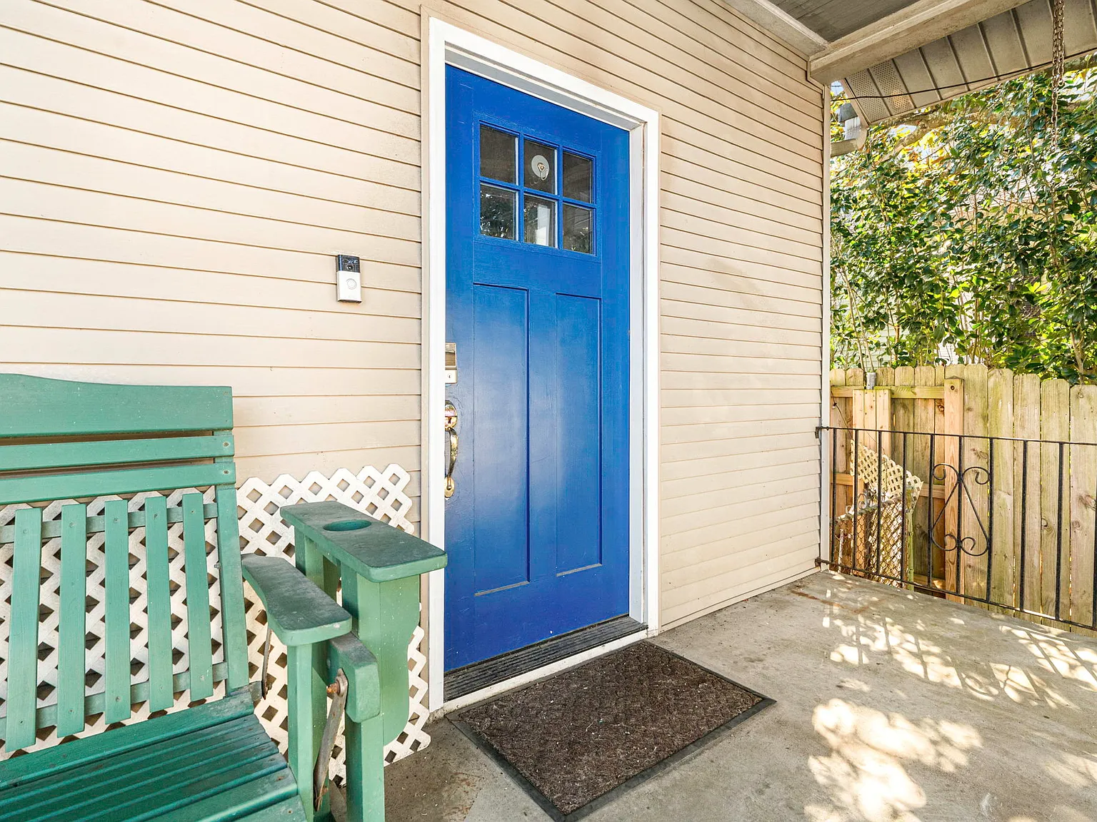 335 Angela St — Photo 1