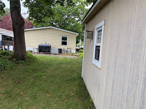 3rd image of 90 Cooper Ln