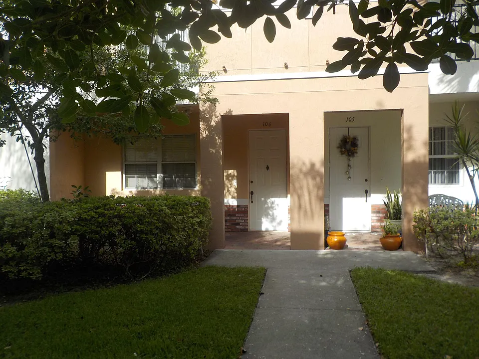 10320 SW Stephanie Way #104