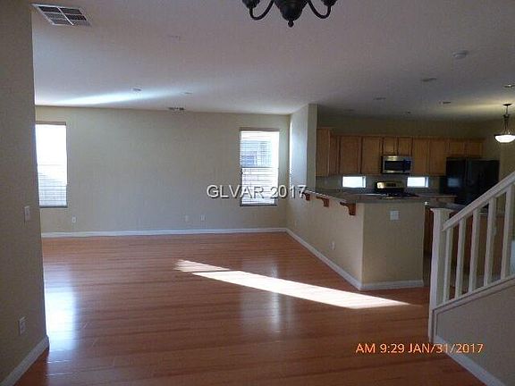 5th image of 9047 College Green St
