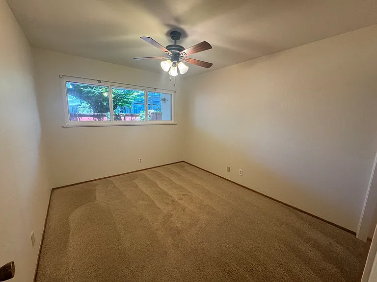 2132 Clinton Ave #B — Photo 7