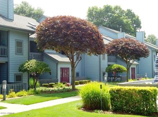 210 N Shore Dr APT 5, South Haven, MI 49090