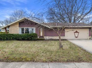 1725 Sycamore Dr, Waukesha, WI 53189