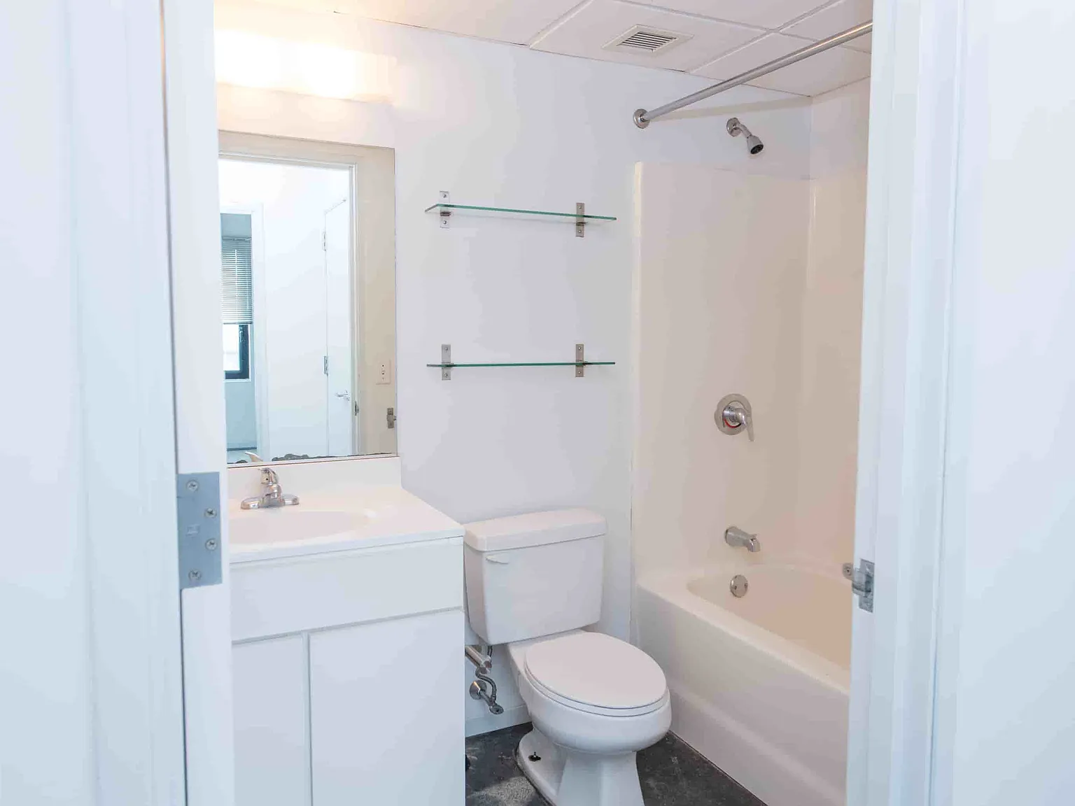 The Hub on Chestnut Street — Photo 4