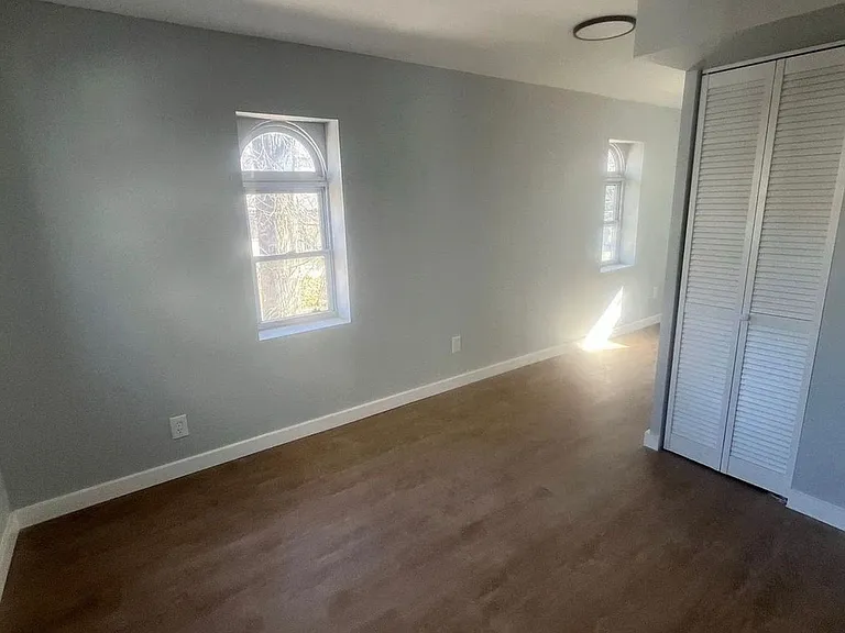 145 Vermont Ave #3 — Photo 1