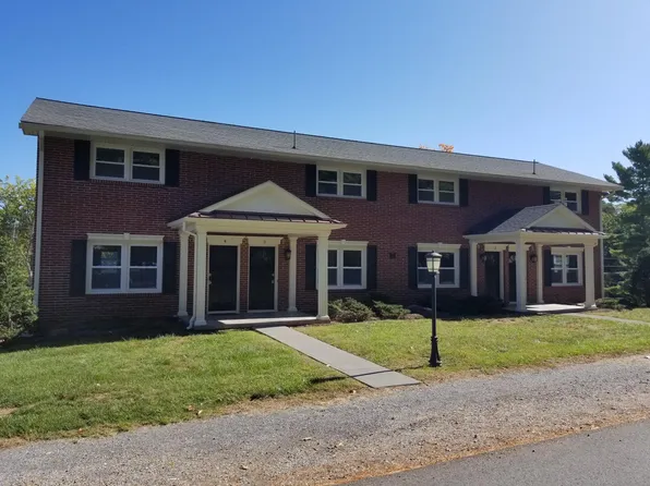 300 Chinquapin Trl APT 5, Christiansburg, VA 24073