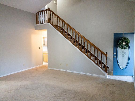 3rd image of 511 Leatherwood Ln