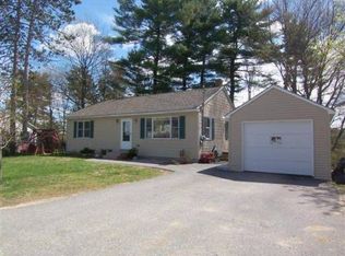 27 Wedgewood Ave, Lewiston, ME 04240