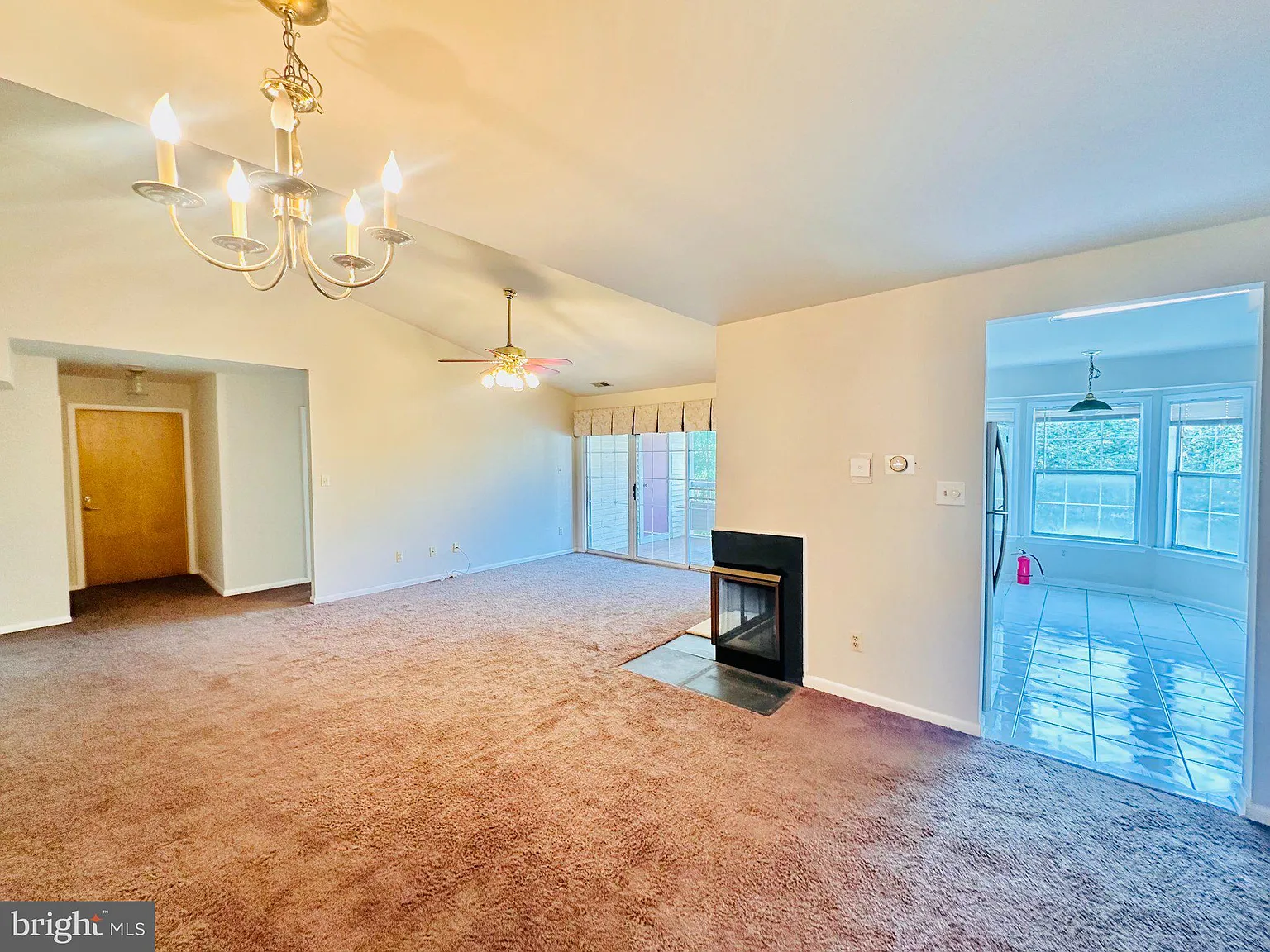 2 bed, 2.0 bath, 1258 sqft, $2,550 — Photo 2