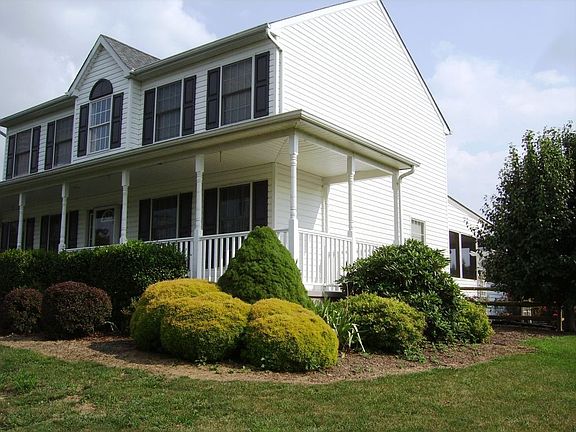 West Side w screen porch