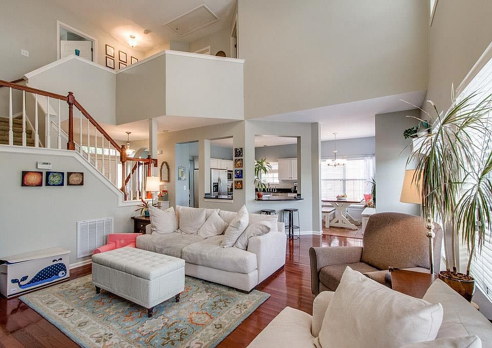 1st image of 340 Dandridge Dr