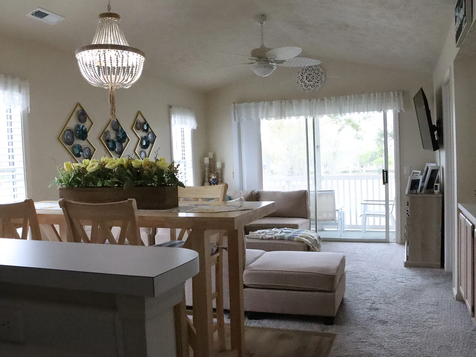 2 bed, 1000 sqft, $1,650 — Photo 4
