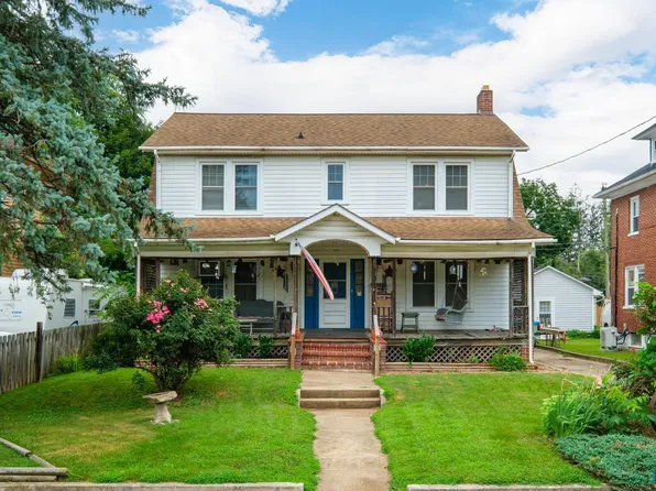132 S Charlotte Ave, Waynesboro, VA 22980