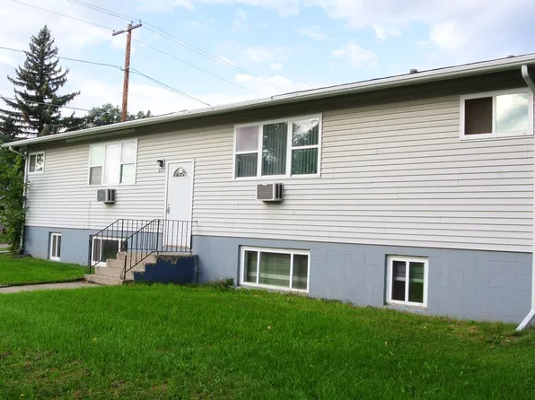 605 4th St NE, 605 4th St NE APT 4, Minot, ND 58703