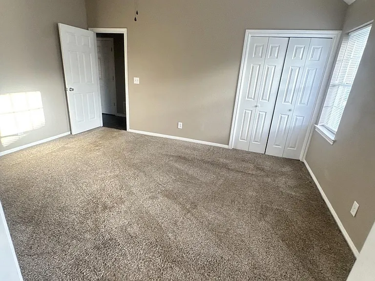 1213 Parliament St — Photo 13