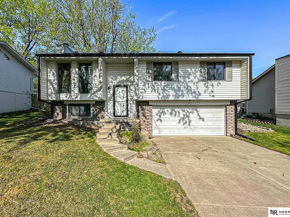 6143 NW 10th St, Lincoln, NE 68521