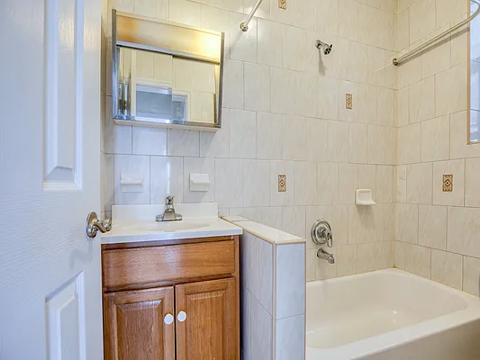 Rented by Compass | media 9