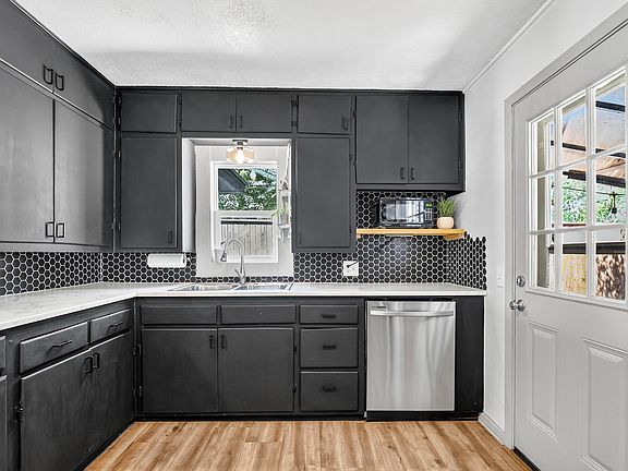 5th image of 4804 38th St