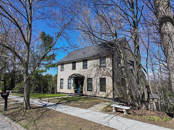 2nd image of 132 Rivermount Terrace