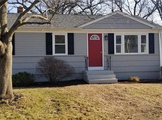 72 Pettis Dr, Warwick, RI 02889
