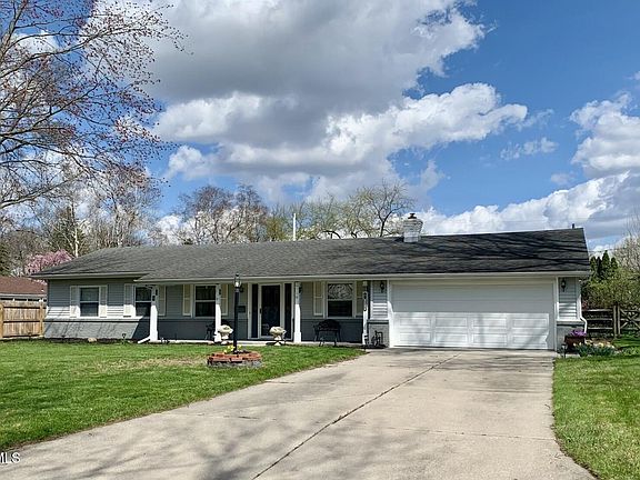 3rd image of 2450 Amara Dr