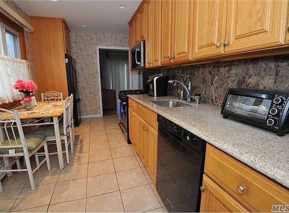 5th image of 311 Frederick Ave