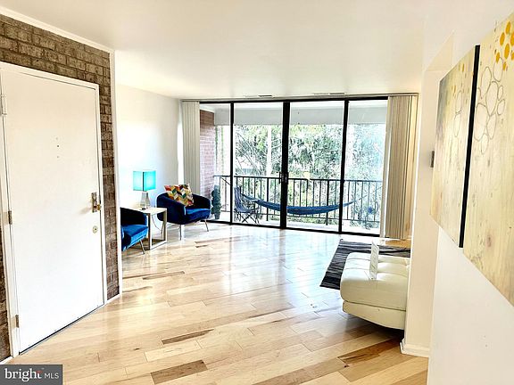 3rd image of 750 Quince Orchard Blvd #20