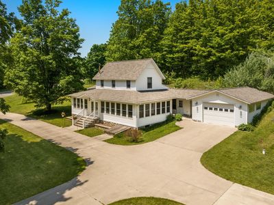 1740 N Setterbo Rd, Suttons Bay, MI, 49682