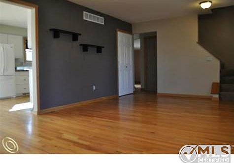 4th image of 41609 Greenwood Dr
