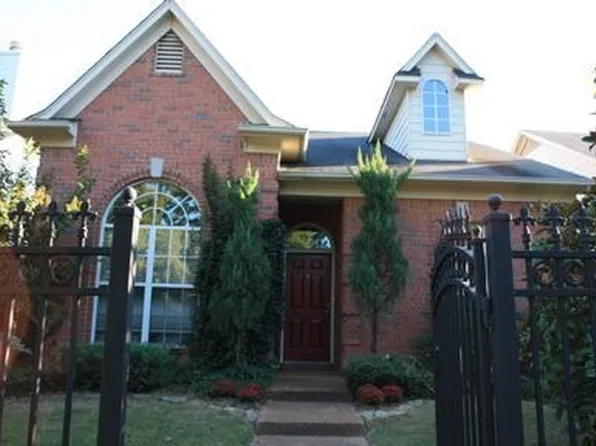 7447 Macon Rd, Cordova, TN 38018
