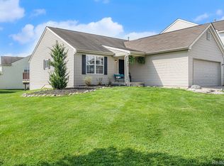 494 Sweet Briar Rdg, Linden, MI 48451