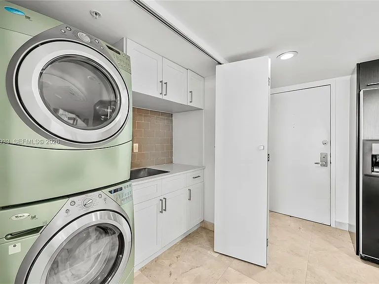 665 NE 25th St #1503 — Photo 11