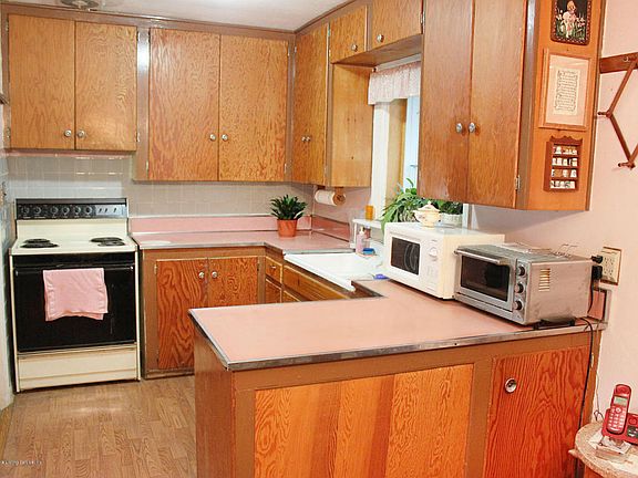 4th image of 349 Richard Ave