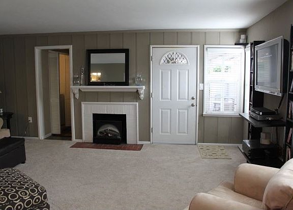 3rd image of 3761 Cerritos Ave