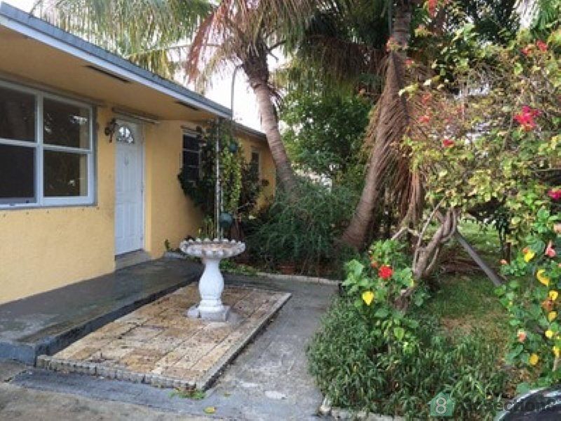 2nd image of 2204 NE 3rd Ct