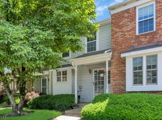 24 Pond Ct, Hillsborough, NJ 08844