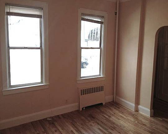3rd image of 225 16th St #1