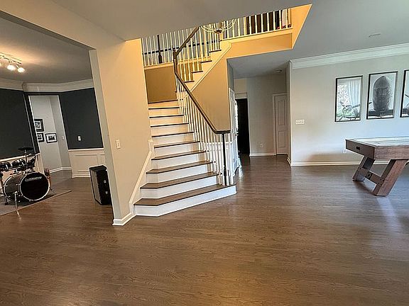 5th image of 905 Lillieshall Rd