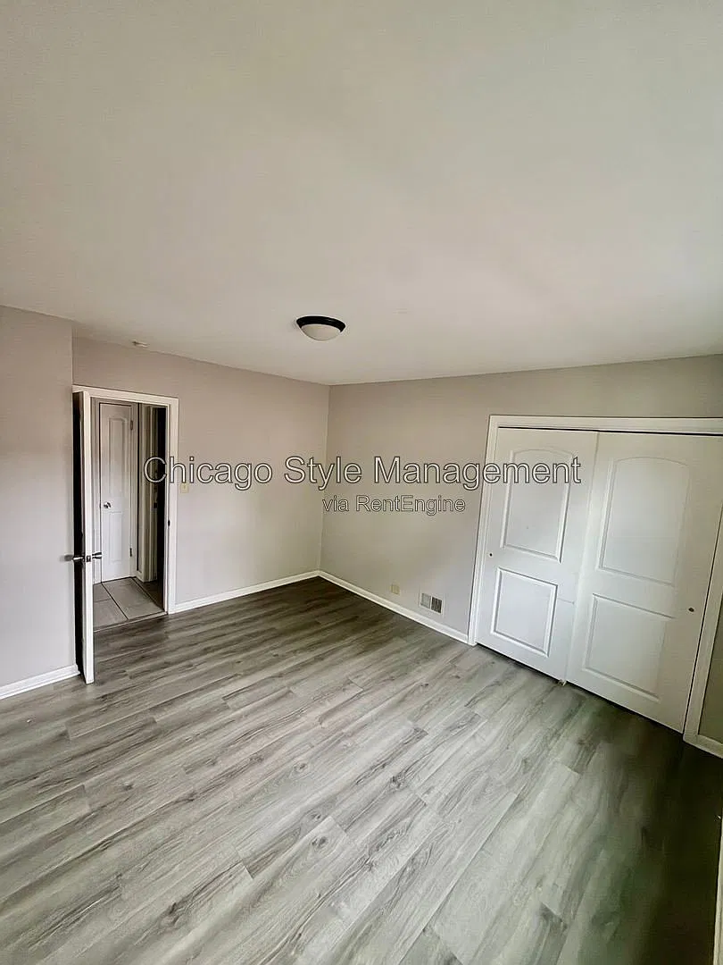 1 bed, 1.0 bath, $1,095 — Photo 2
