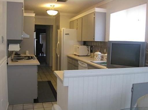3rd image of 1027 NE 204th Ln