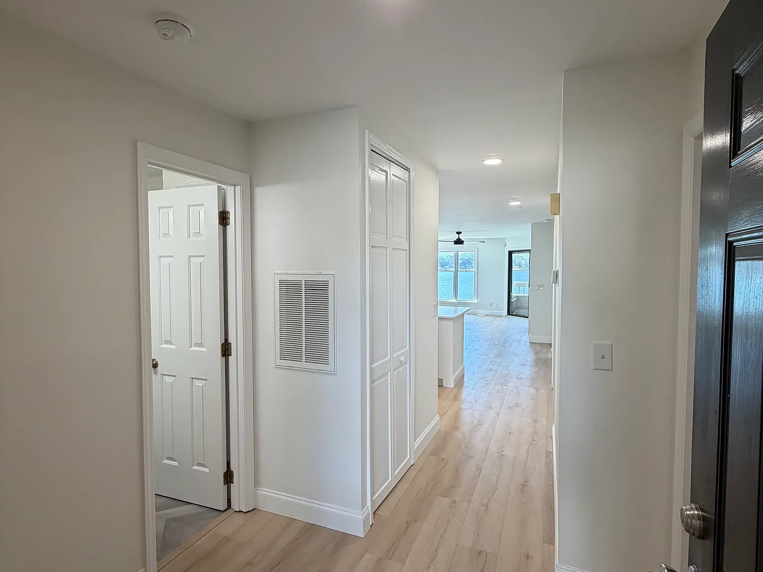 3 bed, 1186 sqft, $3,000 — Photo 3
