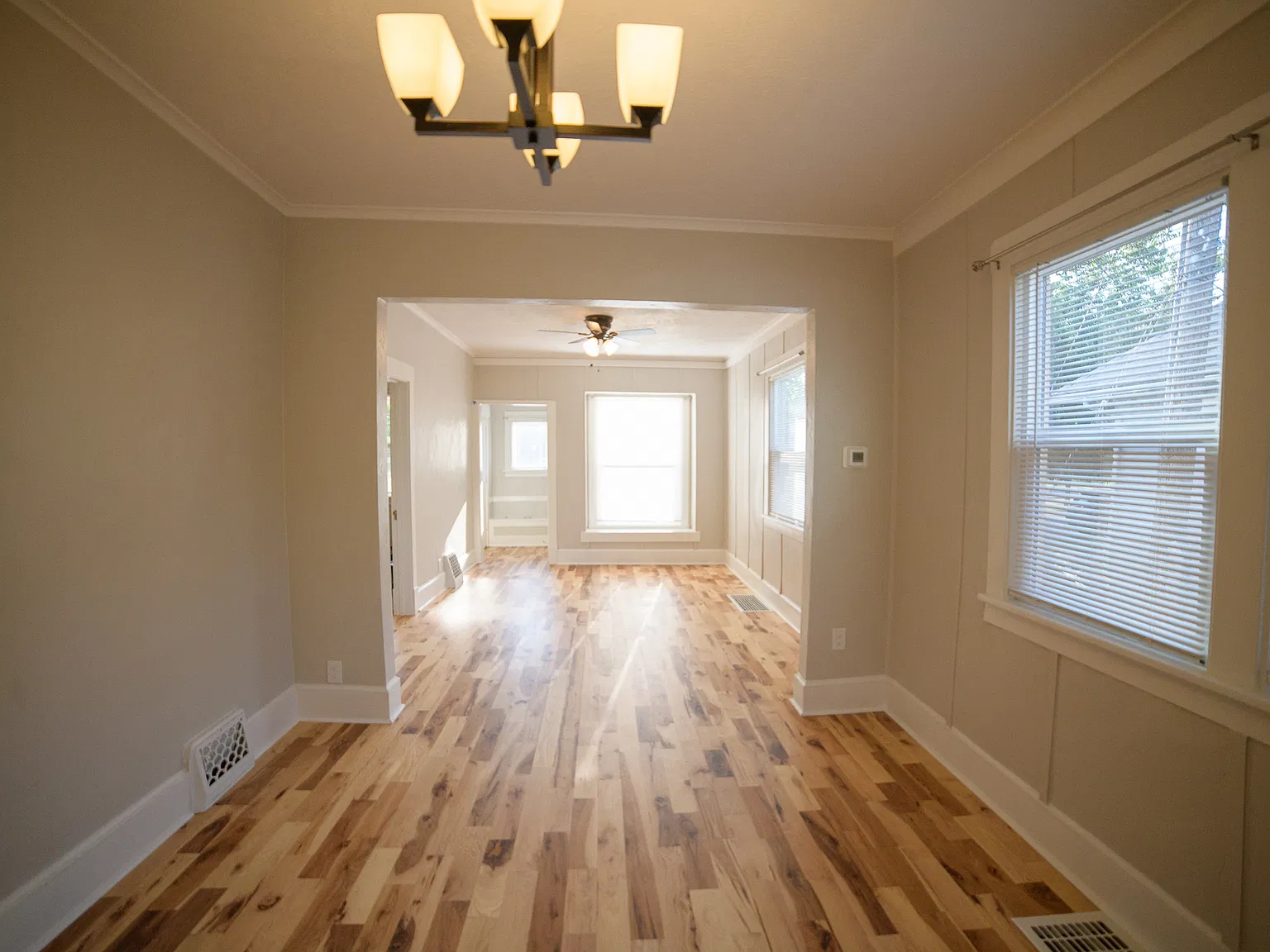 2 Bedrooms | 1 Bathroom | Large Unfinished Basement — Photo 4