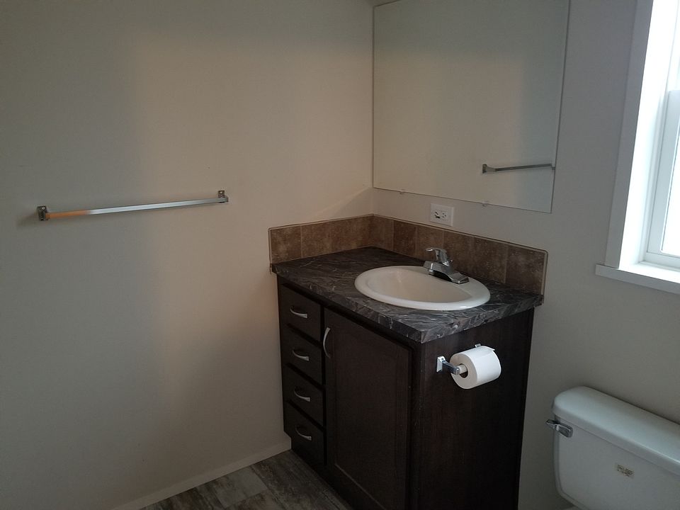 2nd image of 160 Aspen Ln